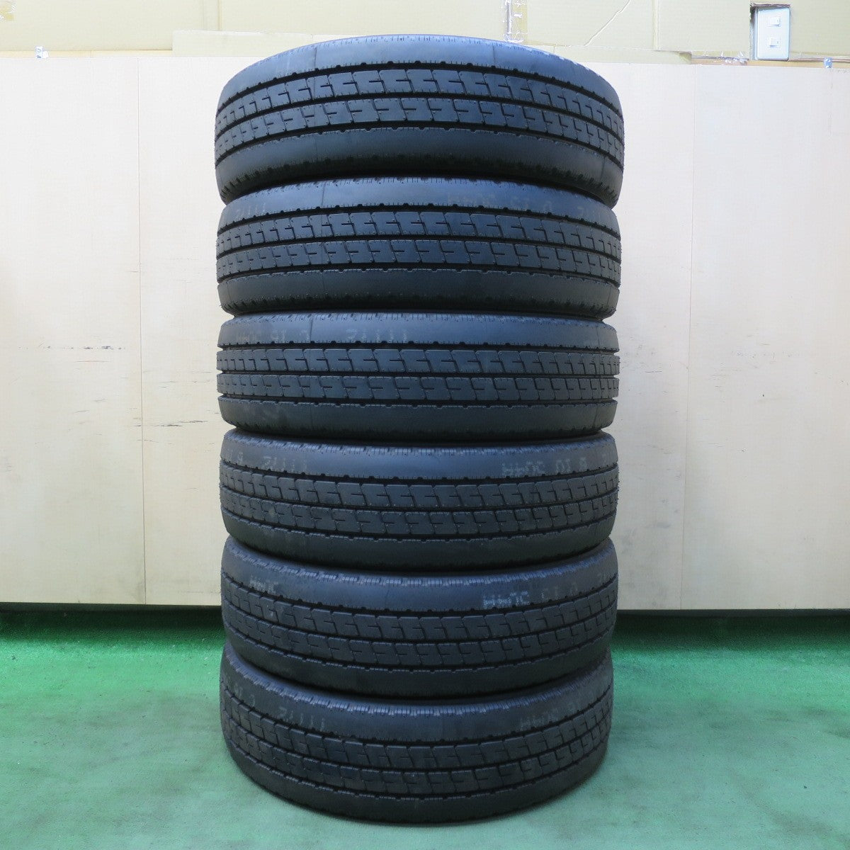 25年!ほぼ未使用!6本★トラック タイヤ 205/70R16 111/109N ブリヂストン デュラビス R207 DURAVIS 16インチ★5071003イノタ