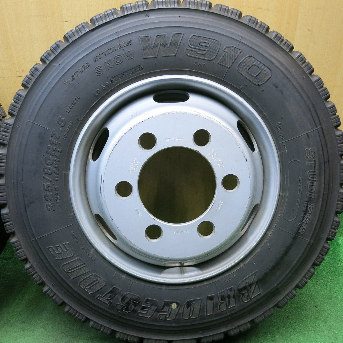 バリ溝!22年!9.5分!6本★トラック 225/80R17.5 123/122L スタッドレス ブリヂストン W910 ブリヂストン 製 スチール 17.5インチ 135-12 PCD222.25/6H★5091801HAス