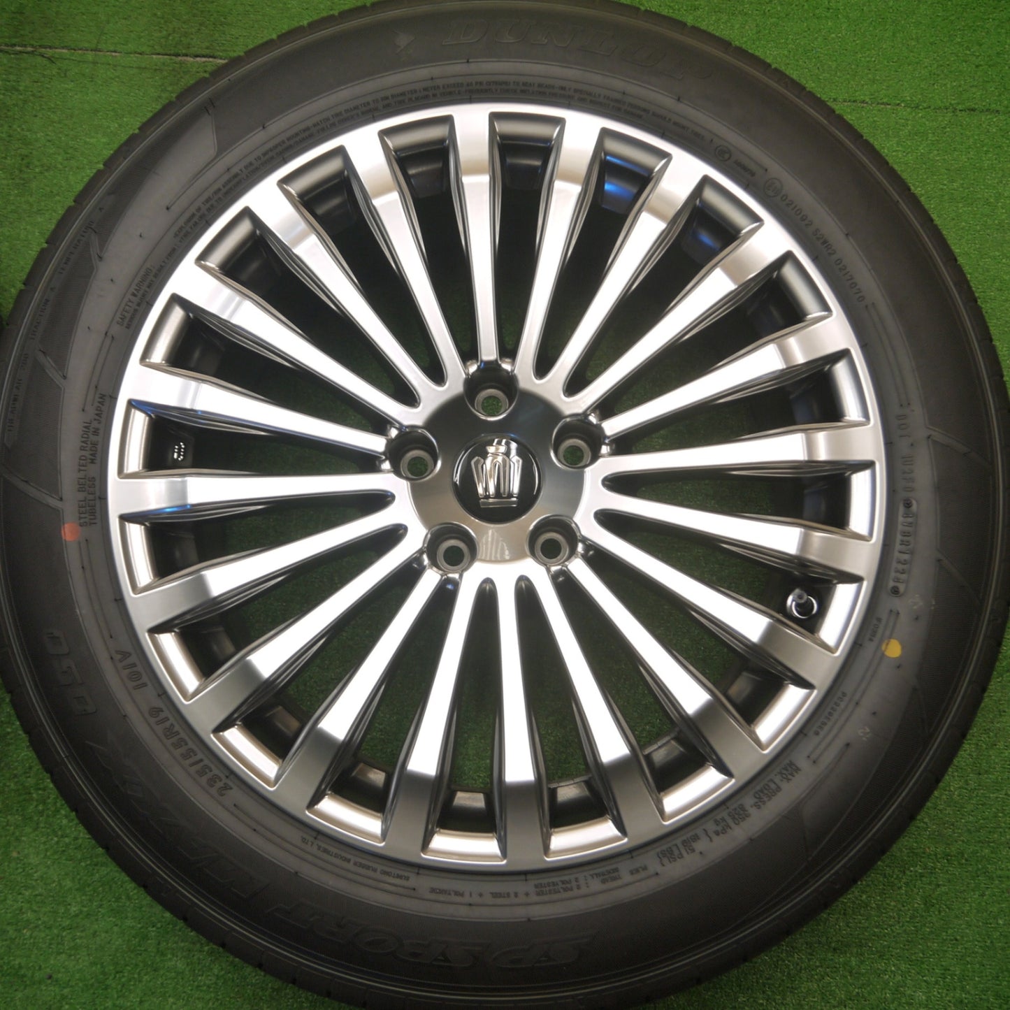 新車外し!24年★トヨタ 30系 クラウン セダン 純正 235/55R19 ダンロップ SPスポーツマックス 050 PCD120/5H★4100103Hノ