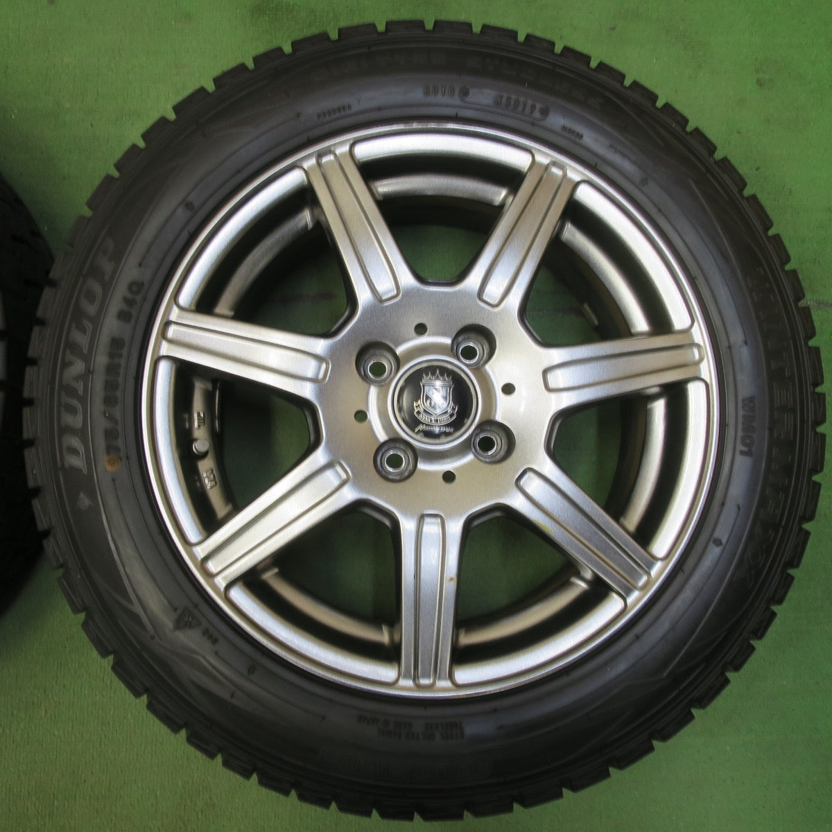 バリ溝!9.5分★スタッドレス 175/65R15 ダンロップ ウインターマックス WM01 MANARAY SPORT マナレイスポーツ 15インチ PCD100/4H★5072409イス