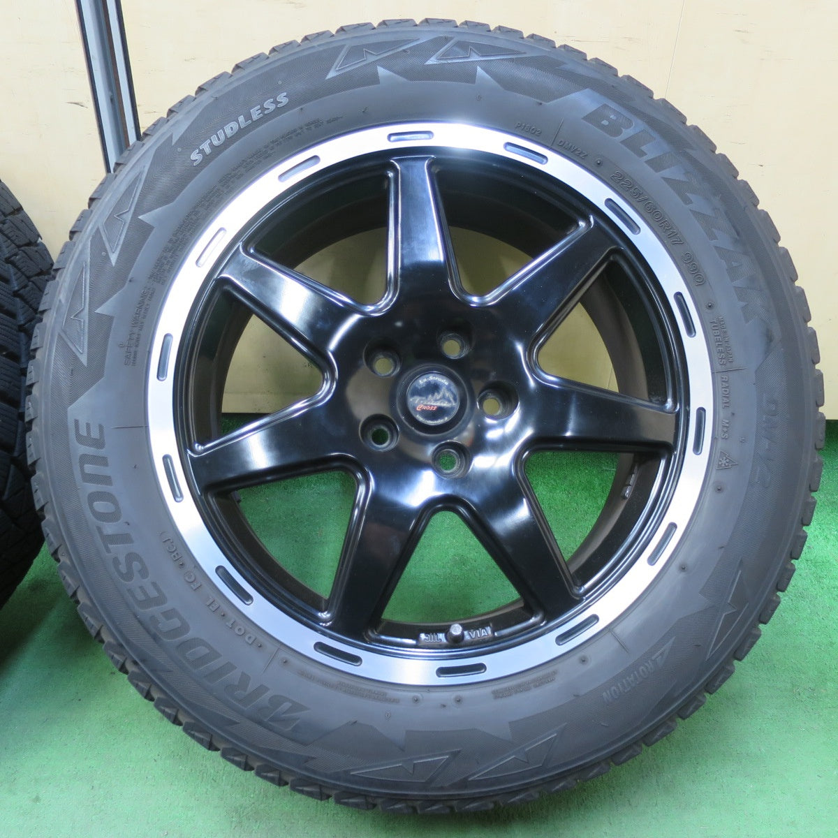 4本価格★ジープ 等 225/60R17 スタッドレス ブリヂストン ブリザック DM-V2 Tirado CROSS La-Strada 阿部商会 17インチ PCD110/5H★5042404イス