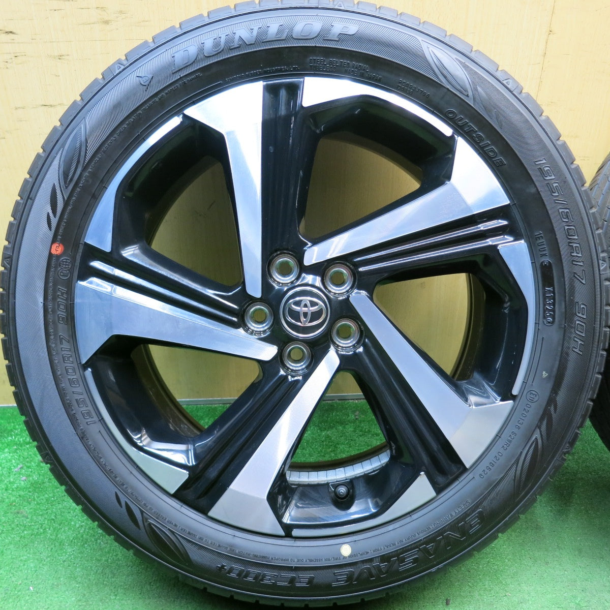新車外し!25年★トヨタ ライズ ダイハツ ロッキー 純正 195/60R17 ダンロップ エナセーブ EC300+ 17インチ PCD100/5H★5092002HAノ