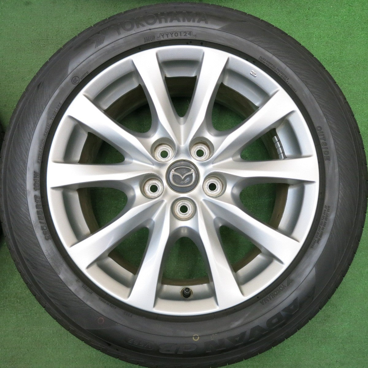 バリ溝!24年!9.5分★マツダ アテンザ 純正 225/55R17 ヨコハマ アドバン dB V552 17インチ PCD114.3/5H★5053003HAノ