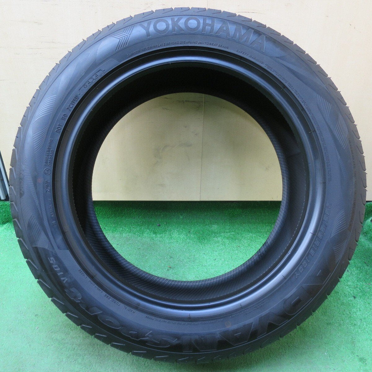 新車外し 24年 1本★235/55R18 ヨコハマ アドバンスポーツ V105 ハリアー レクサス NX RAV4 ヴァンガード 等★5022113イノタ