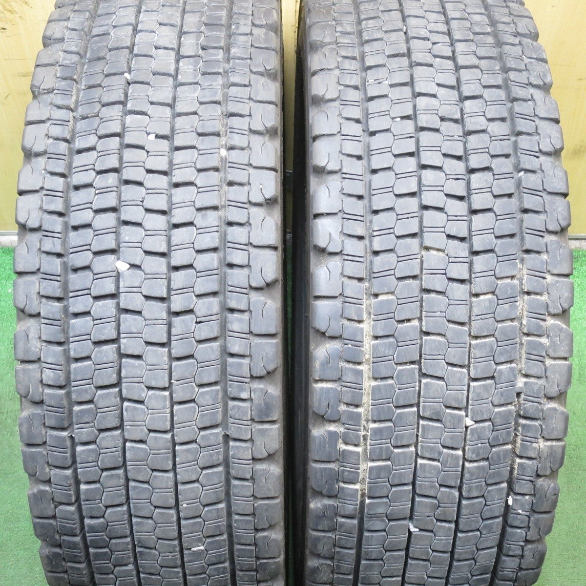 2本価格★トラック タイヤ 245/70R19.5 136/134J スタッドレス ブリヂストン W900 19.5インチ★4052905クスタ