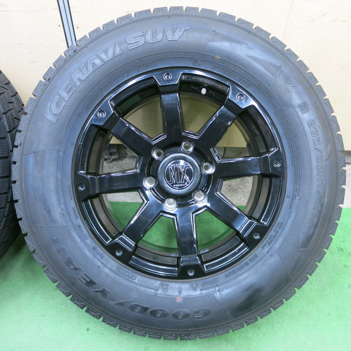 超バリ溝!キレイ!9.5分以上★LOXARNY ROCK KELLY MX 632 265/65R17 スタッドレス グッドイヤー アイスナビ SUV ロクサーニ 17インチ PCD139.7/6H★5043001ナス