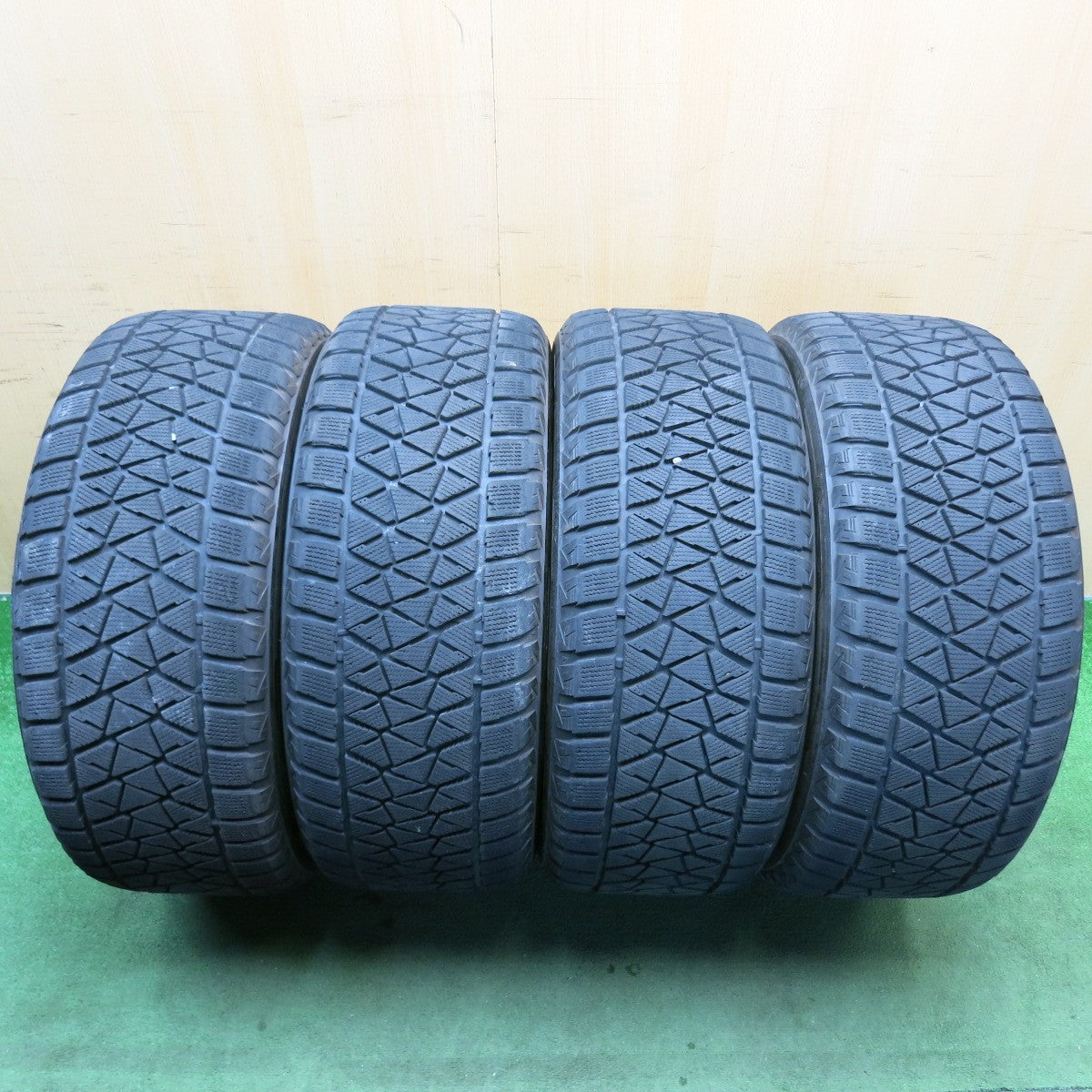 バリ溝!キレイ!8.5分◎レクサス LX 570 純正 285/50R20 スタッドレス ブリヂストン ブリザック DM-V2 20インチ PCD150/5H◎6062501HAス