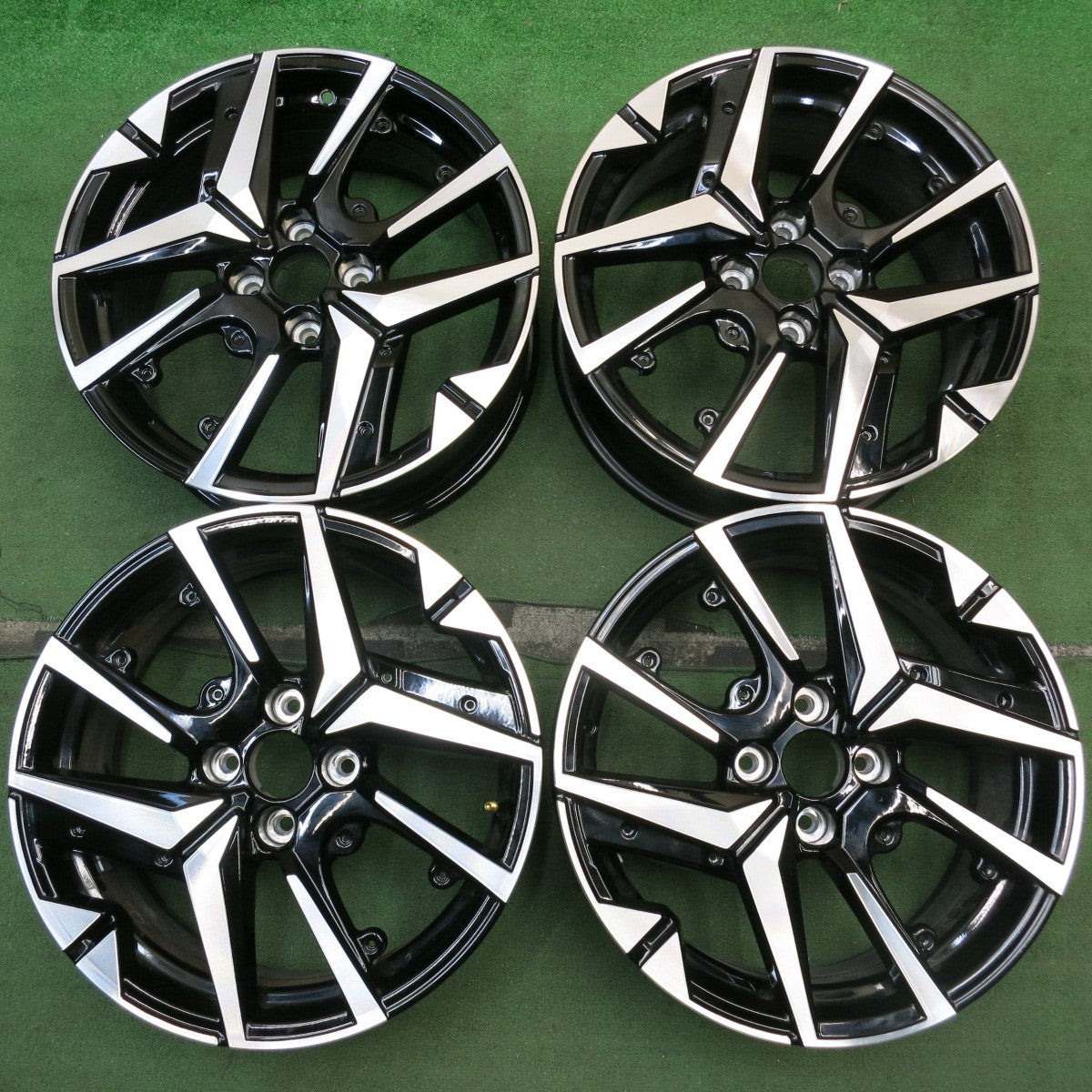 キレイ★プジョー 208 純正 ホイール 17インチ MOPAR 17×7J PEUGEOT PCD108/4H★5092504HAホ
