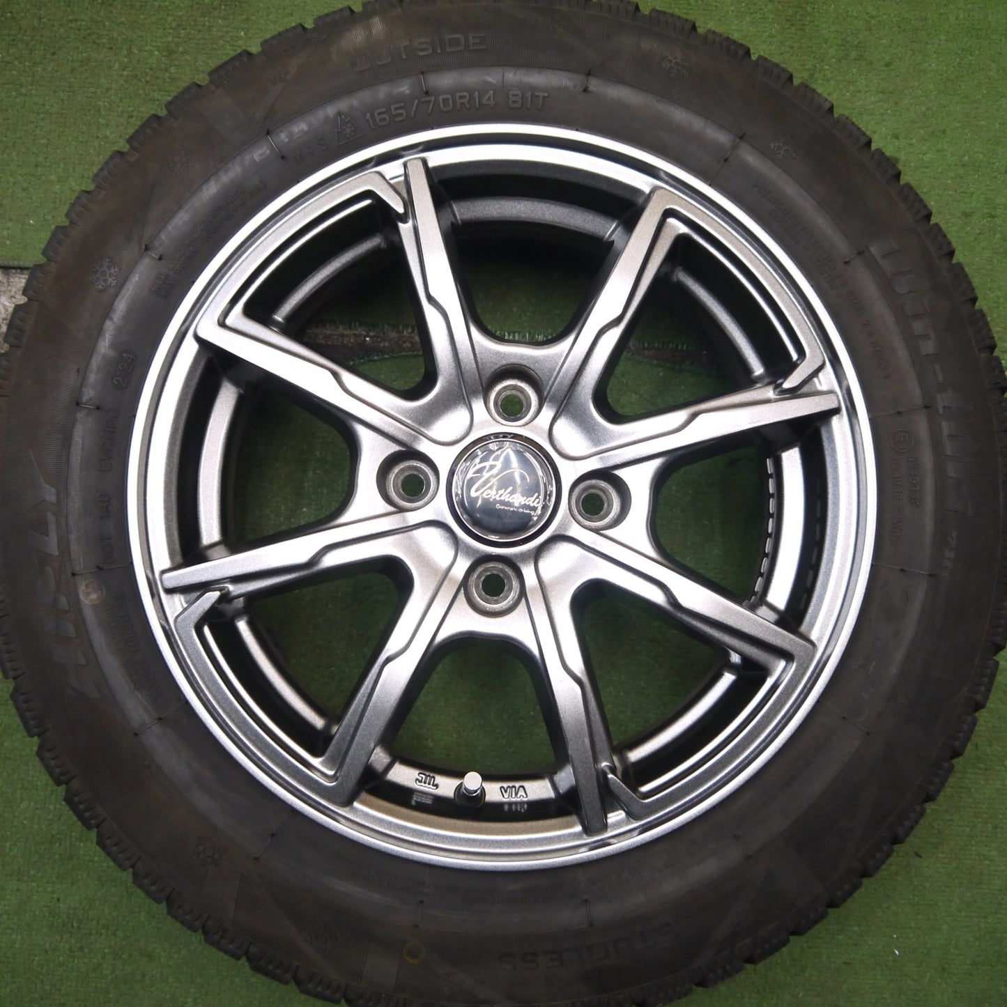 バリ溝!24年!キレイ!9.5分以上★スタッドレス 165/70R14 ハイフライ Win-turi 216 Verthandi ヴェルザンディ ヴェルサンディ 14インチ PCD100/4H★5080108Hス