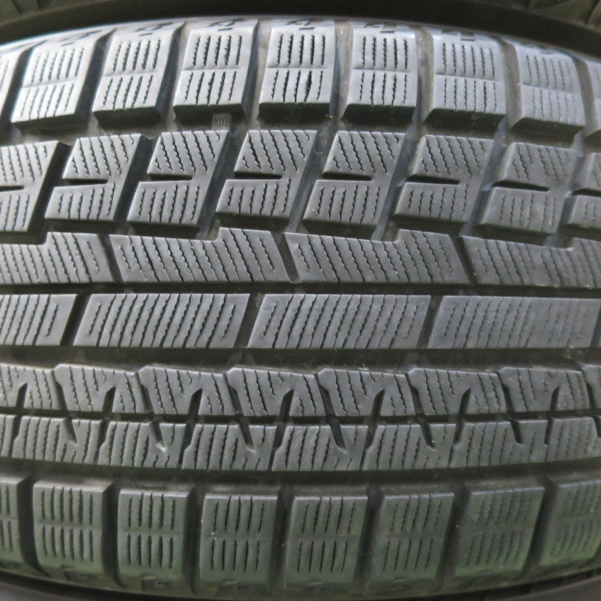 バリ溝!9.5分★スタッドレス 235/50R18 ヨコハマ アイスガード iG60 タイヤ 18インチ アルファード ヴェルファイア 等★5022118イスタ