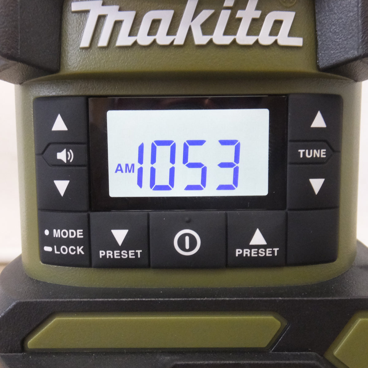 美品★マキタ makita 充電式ランタン付きラジオ MR008GZO 36V-40V(max) オリーブ 本体のみ★