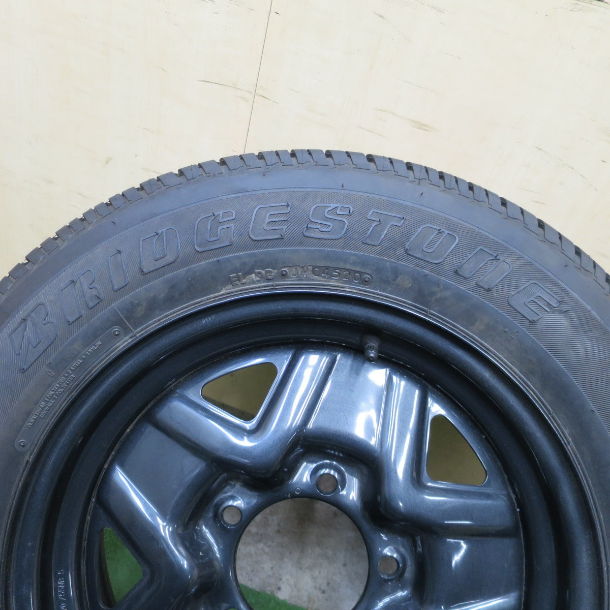 未使用!1本◎スズキ JB64 ジムニー 純正 スチール 175/80R16 ブリヂストン デューラー H/T 684Ⅱ DUELER 16インチ PCD139.7/5H◎6100602ナノ