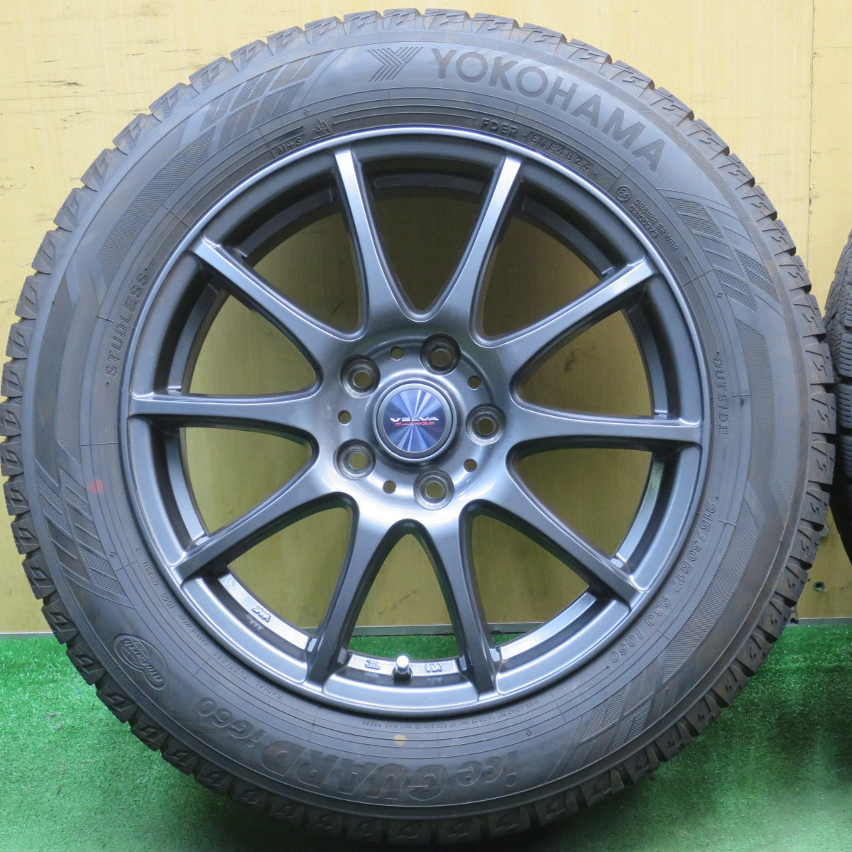 バリ溝!24年!キレイ!9.5分★スタッドレス 215/60R17 ヨコハマ アイスガード iG60 VELVA CHARGE ヴェルヴァ 17インチ PCD114.3/5H★5092903NJス