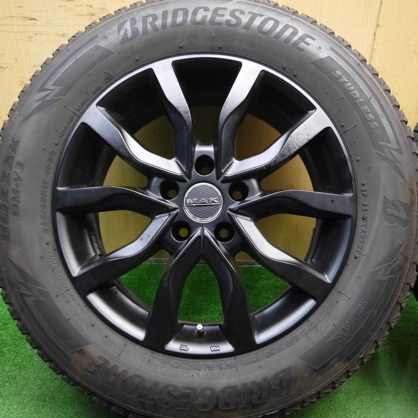 4本価格★MAK KOLN 225/65R17 スタッドレス ブリヂストン ブリザック DM-V3 17インチ ケルン PCD114.3/5H★5042111Hス
