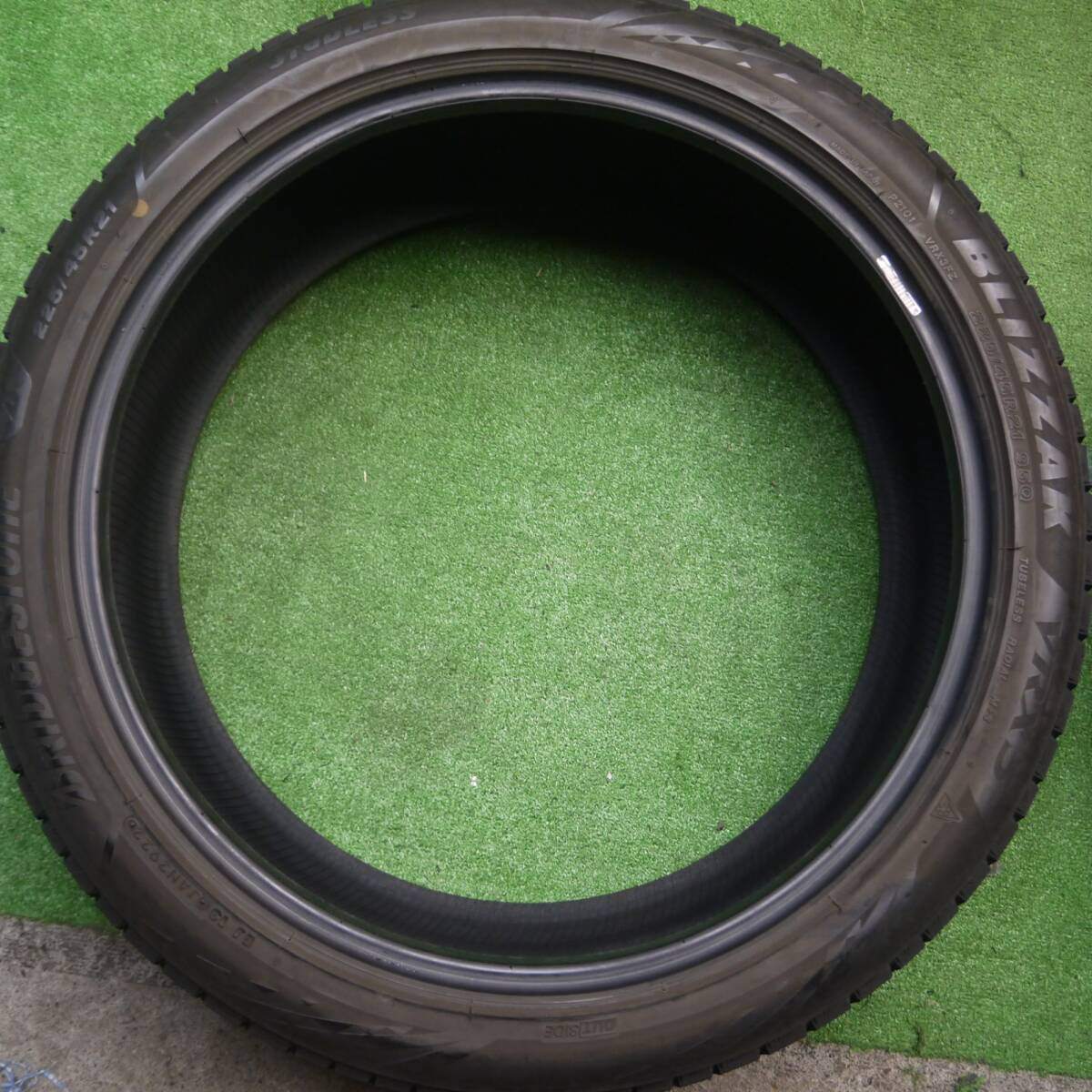 バリ溝!22年!9.5分★スタッドレス 225/45R21 ブリヂストン ブリザック VRX3 タイヤ 21インチ クラウン クロスオーバー RSアドバンス 等★4121101Hスタ