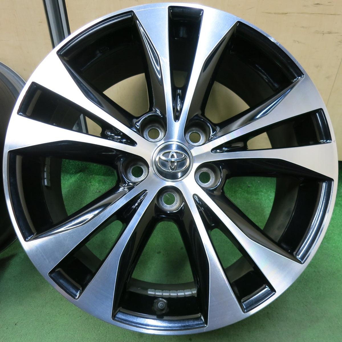 4本価格★トヨタ 60系 ハリアー スタイル モーヴ 純正 ホイール 18インチ 18×7.5J PCD114.3/5H★5043004SYホ