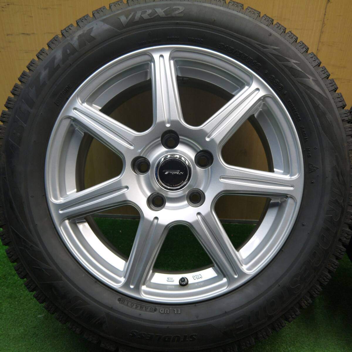 バリ溝!キレイ!9.5分★スタッドレス 215/55R16 ブリヂストン ブリザック VRX2 TOPRUN トップラン 16インチ PCD114.3/5H★5031713Hス
