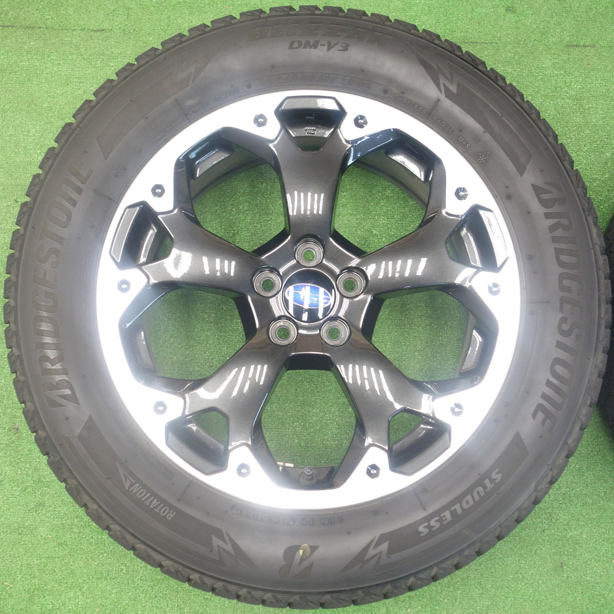 キレイ★スバル XV GT系 純正 225/60R17 スタッドレス ブリヂストン ブリザック DM-V3 17インチ PCD100/5H★6021101KTス