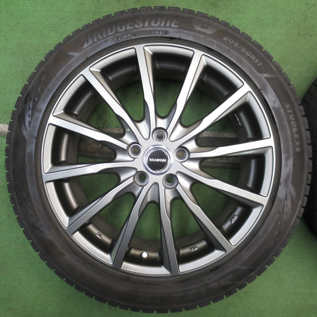 バリ溝!22年!キレイ!9.5分★インプレッサ 等 205/50R17 スタッドレス ブリヂストン ブリザック VRX3 BALMINUM バルミナ 17インチ PCD100/5H★5091902NJス