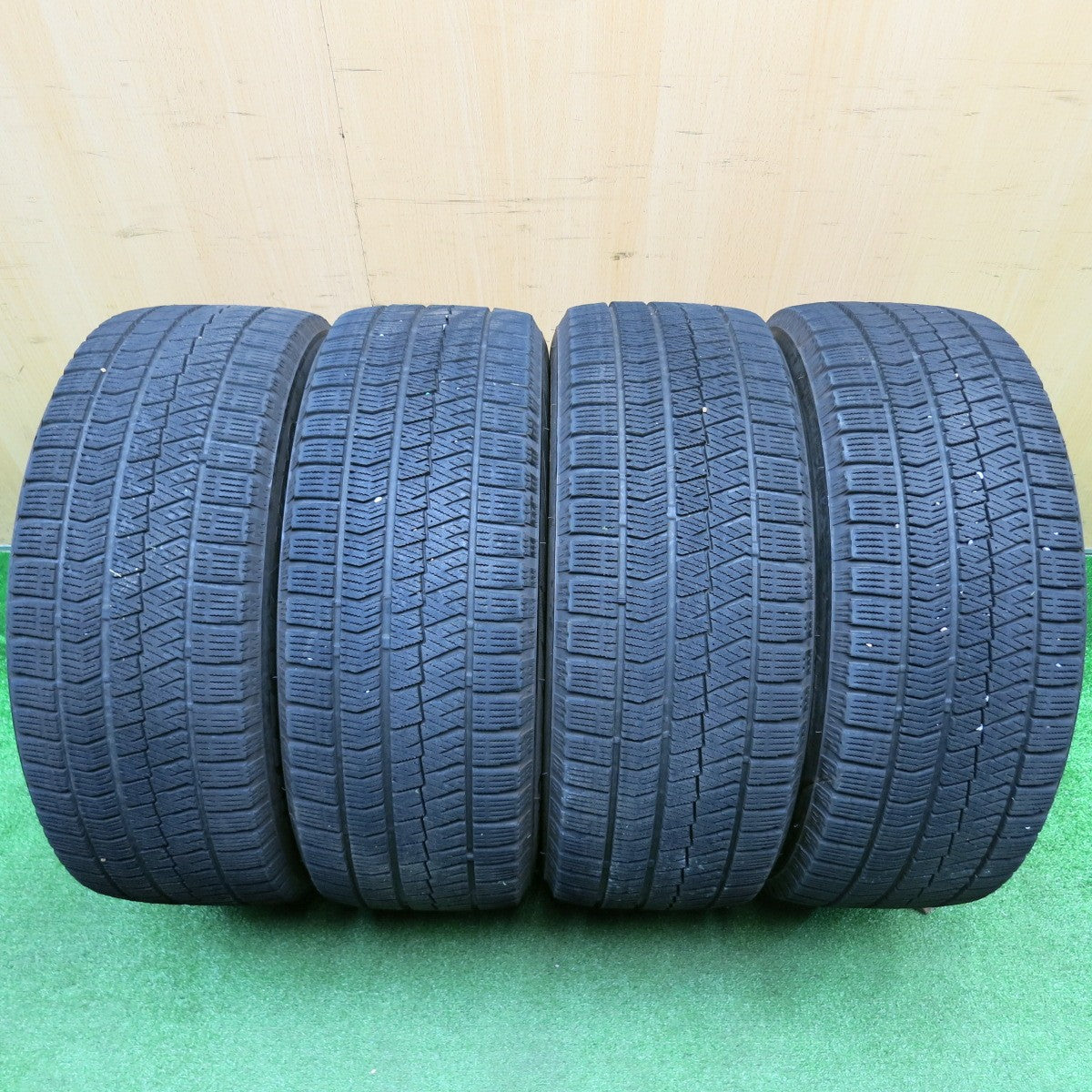 バリ溝!8.5分★MINI ミニ クラブマン 等 AGA Welt 205/55R16 スタッドレス ブリヂストン ブリザック VRX2 16インチ PCD112/5H★5110815HAス