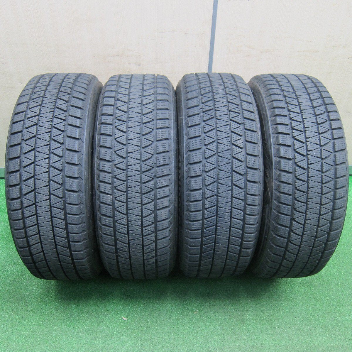 バリ溝!23年!キレイ!9分★ボルボ 等 EUROTECH 235/60R18 スタッドレス ブリヂストン ブリザック DM-V3 ユーロテック PCD108/5H★4121407TNス