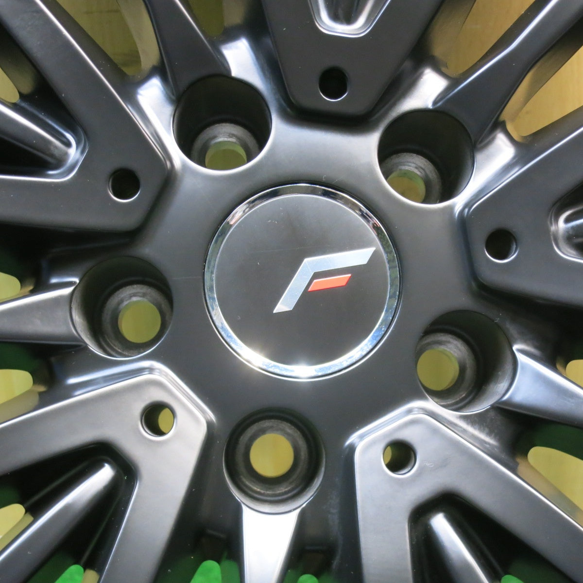 バリ溝!23年!キレイ!9.5分以上★LEHRMEISTER LF-FORCE 235/55R20 スタッドレス ピレリ アイスゼロ アシンメトリコ 20インチ レアマイスター PCD114.3/5H★5041501TNス