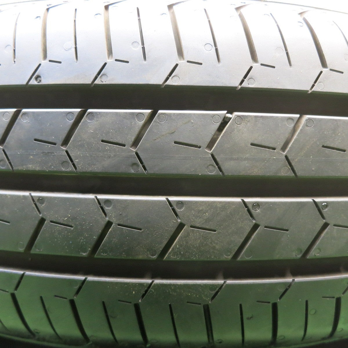 新車外し!23年★165/65R15 ヨコハマ BluEarth-FE AE30 ブルーアース タイヤ 15インチ タフト デリカ D:2 ソリオ 等★5051802HAノタ