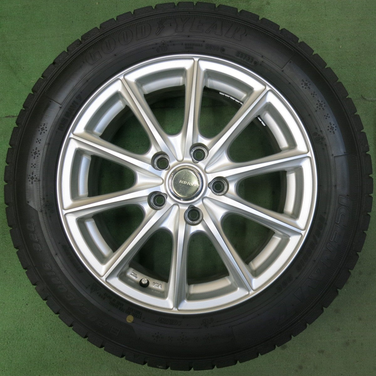 バリ溝!22年!キレイ!ほぼ10分★スタッドレス 205/60R16 グッドイヤー アイスナビ7 ECO FORME エコフォルム 16インチ PCD114.3/5H★5091103SKス