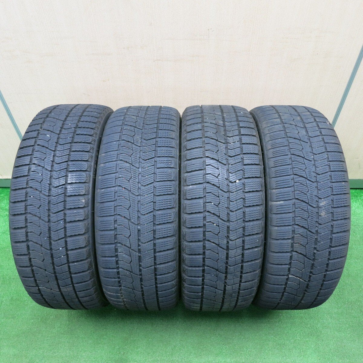 バリ溝!22年!8.5分★スタッドレス 215/45R18 トーヨー オブザーブ GIZ2 AXEL アクセル 18インチ PCD114.3/5H★5012308TNス