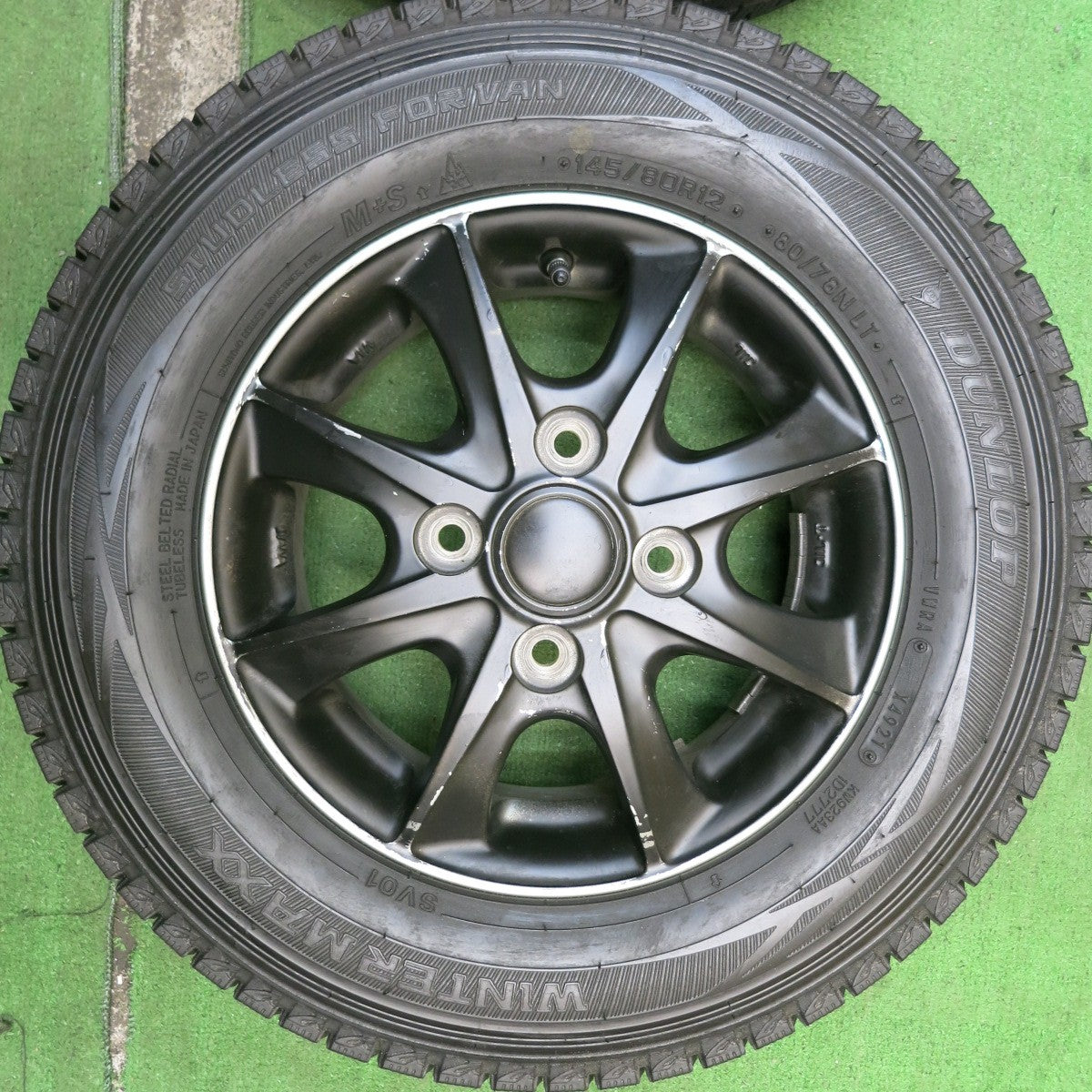 バリ溝!21年!9.5分以上★スタッドレス 145/80R12 80/78N ダンロップ ウインターマックス SV01 LEBEN レーベン 12インチ PCD100/4H★5062109HAス