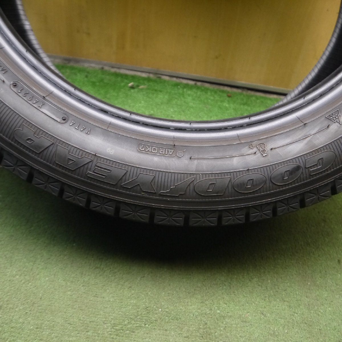 超バリ溝 21年 9.5分以上★スタッドレス 225/55R19 グッドイヤー アイスナビSUV タイヤ 19インチ ハリアー CX-8等★4011014Hスタ