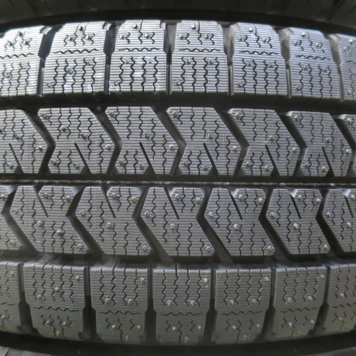 未使用!25年!6本★トラック タイヤ 205/70R16 111/109N スタッドレス ブリヂストン ブリザック W989 16インチ★5092405イスタ