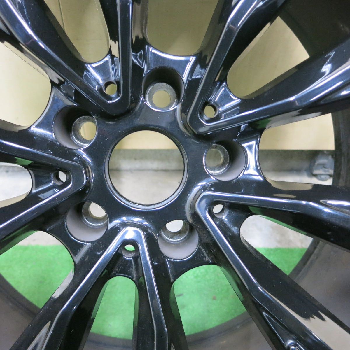 バリ溝!キレイ!8.5分★BMW 等 KELLENERS 255/55R20 スタッドレス ノキアンタイヤ ハッカペリッタ R3 SUV ケレナーズ 20インチ PCD112/5H★5041102ナス