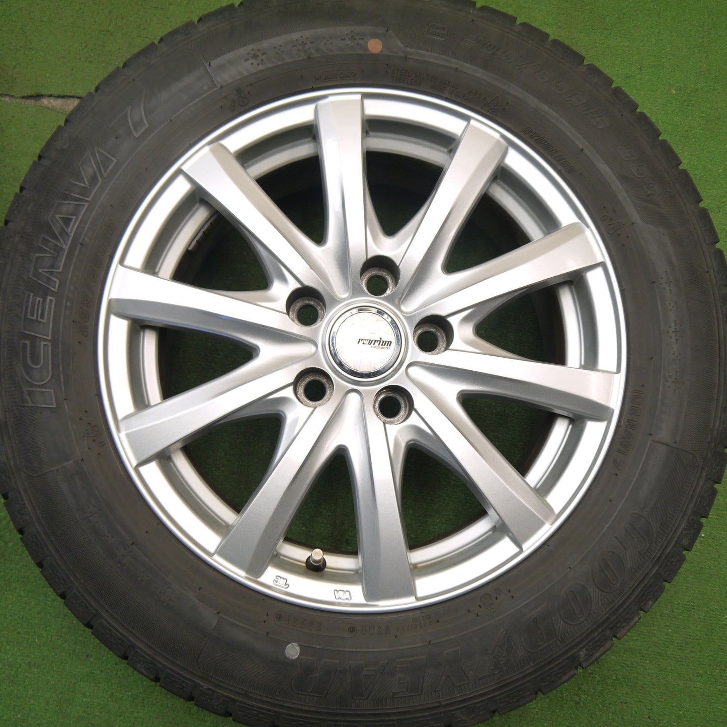 バリ溝!21年!8.5分★スタッドレス 205/65R16 グッドイヤー アイスナビ7 ravrion RS01 ラブリオン 16インチ PCD114.3/5H★5041604Hス