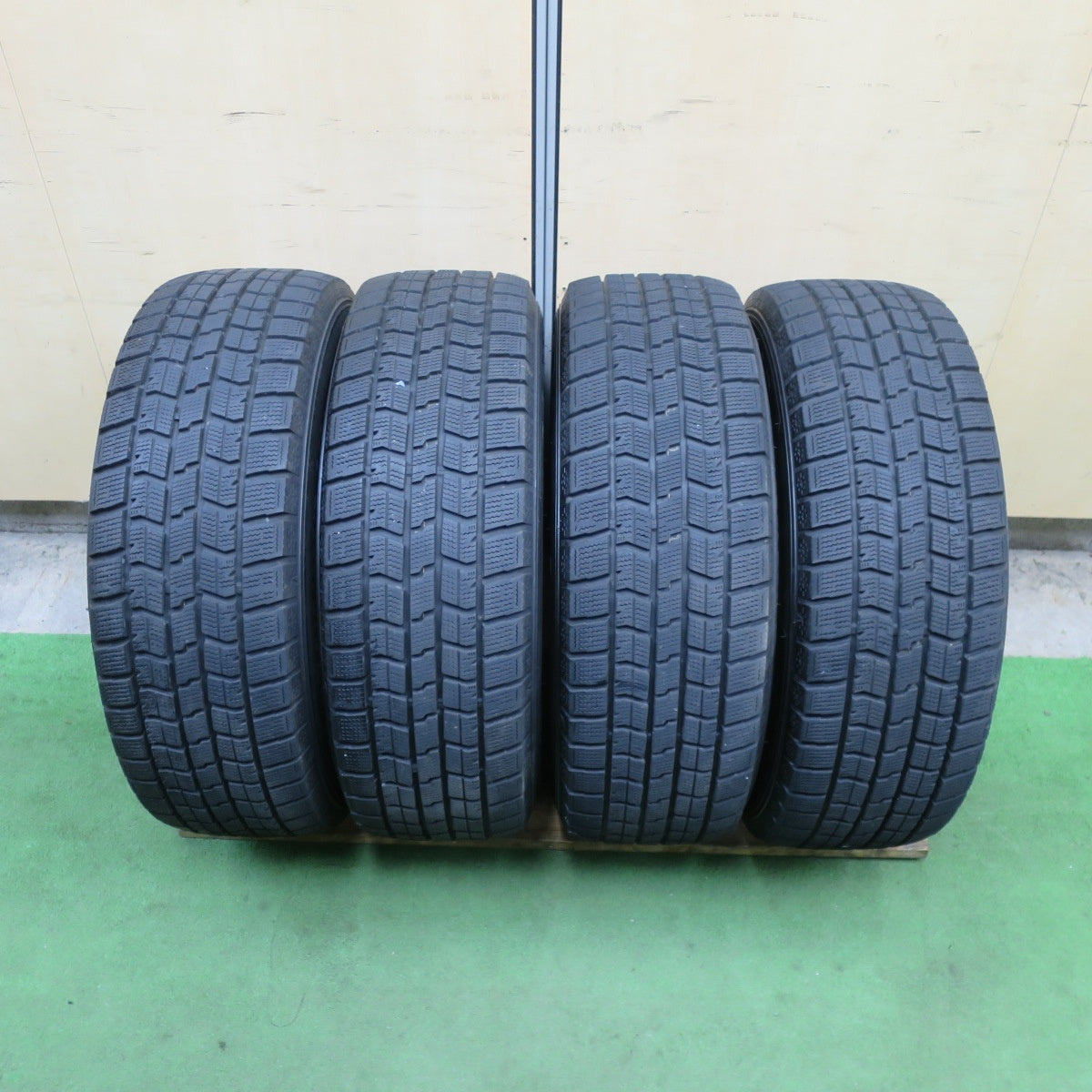 バリ溝!22年!キレイ!9分★スタッドレス 205/65R15 グッドイヤー アイスナビ7 V.E.X. VEX 15インチ PCD114.3/5H★6021203TTス