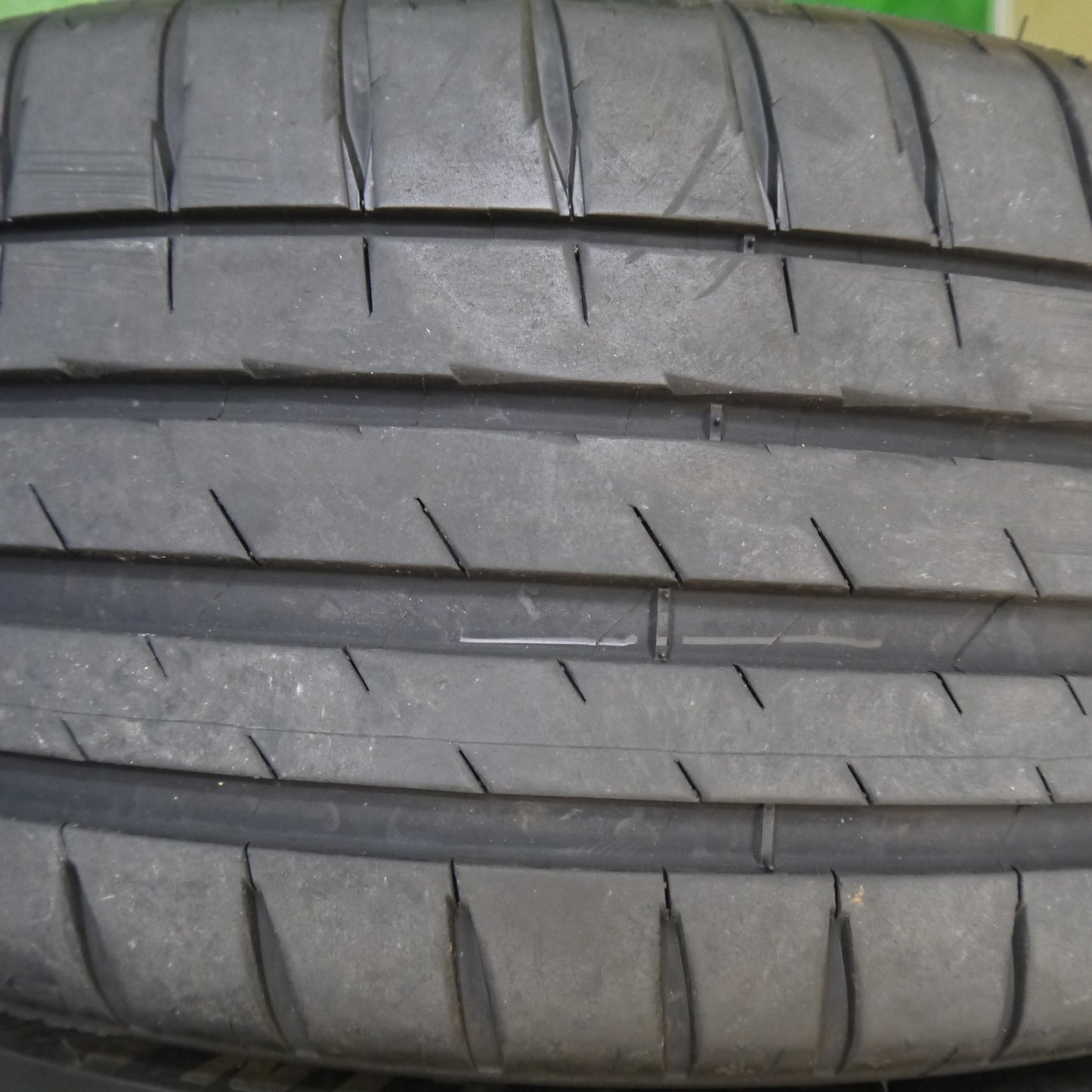 バリ溝!25年!9分★205/50R17 ミシュラン パイロットスポーツ4 タイヤ 17インチ ノート オーラ インプレッサ セレナ 等★5111205Hノタ