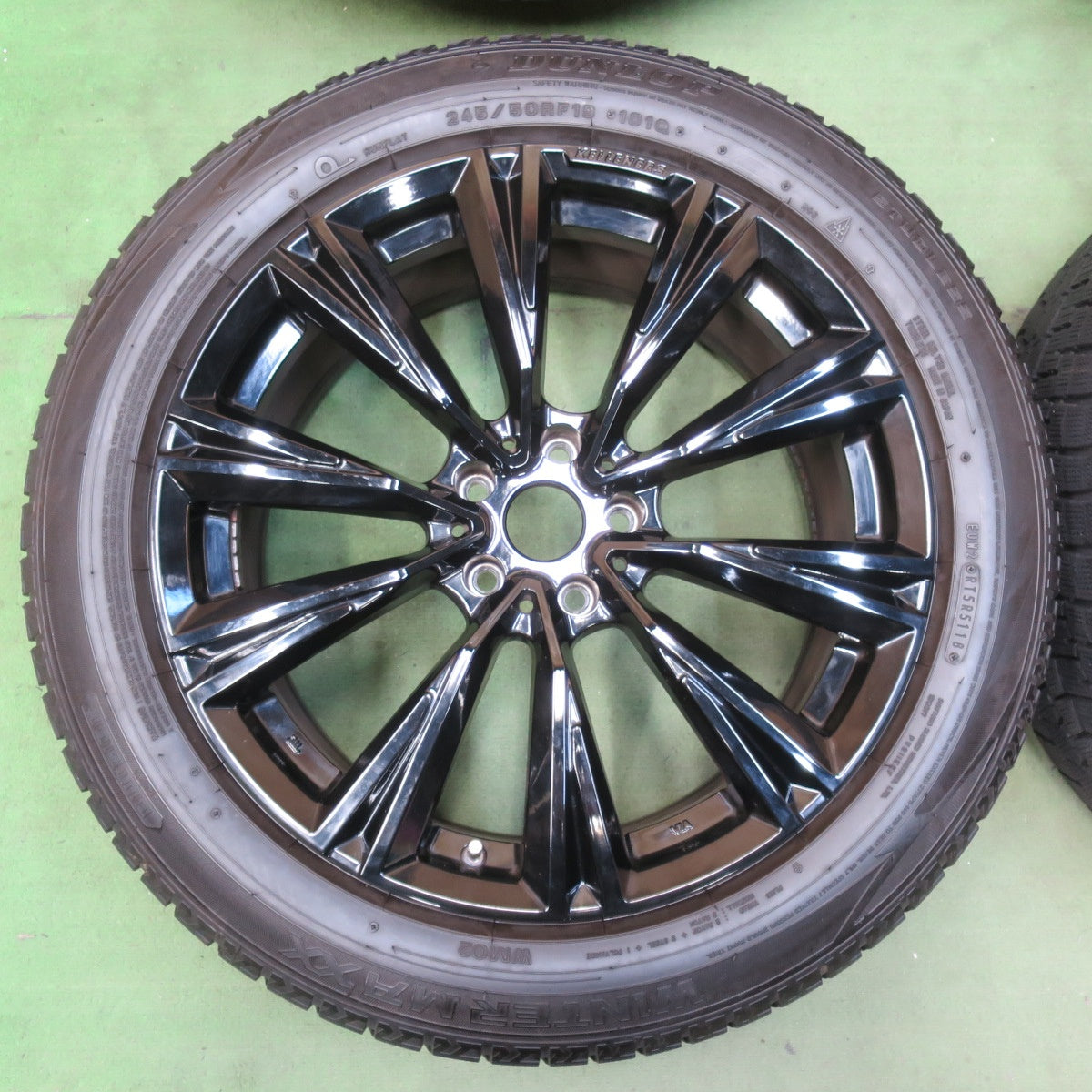 バリ溝!キレイ!9.5分★BMW 等 KELLENERS 245/50R19 スタッドレス ダンロップ ウインターマックス WM02 ケレナーズ 19インチ PCD112/5H★5110304イス