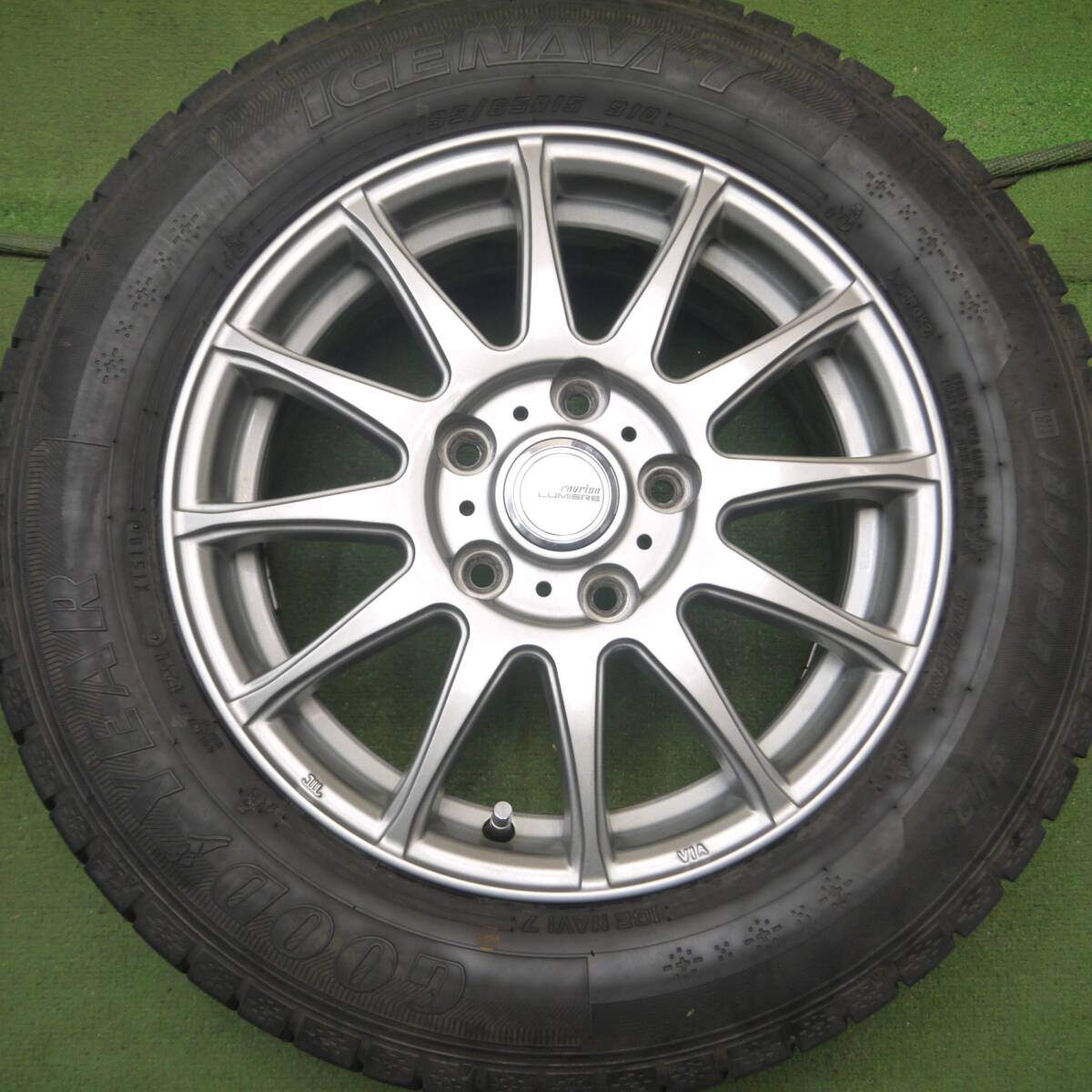キレイ★スタッドレス 195/65R15 グッドイヤー アイスナビ7 ravrion LUMIERE ラブリオン 15インチ PCD114.3/5H★4072314Hス