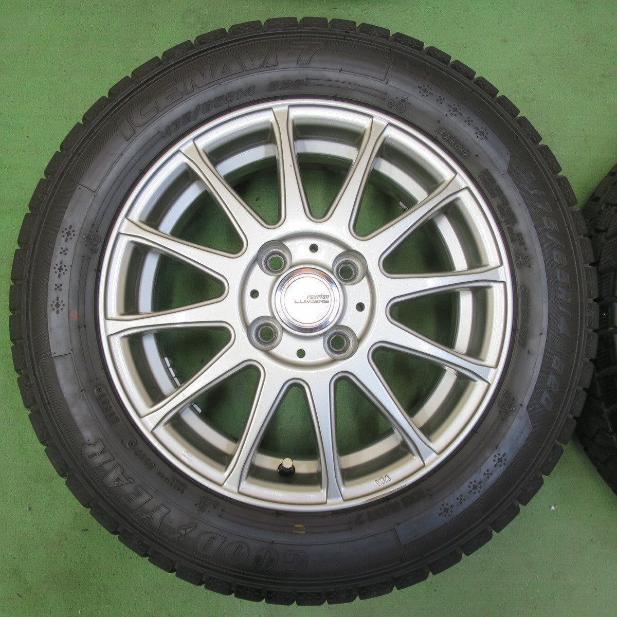 バリ溝!21年!キレイ!8.5分★スタッドレス 175/65R14 グッドイヤー アイスナビ7 ravrion LUMIERE ラブリオン 14インチ PCD100/4H★5050808イス