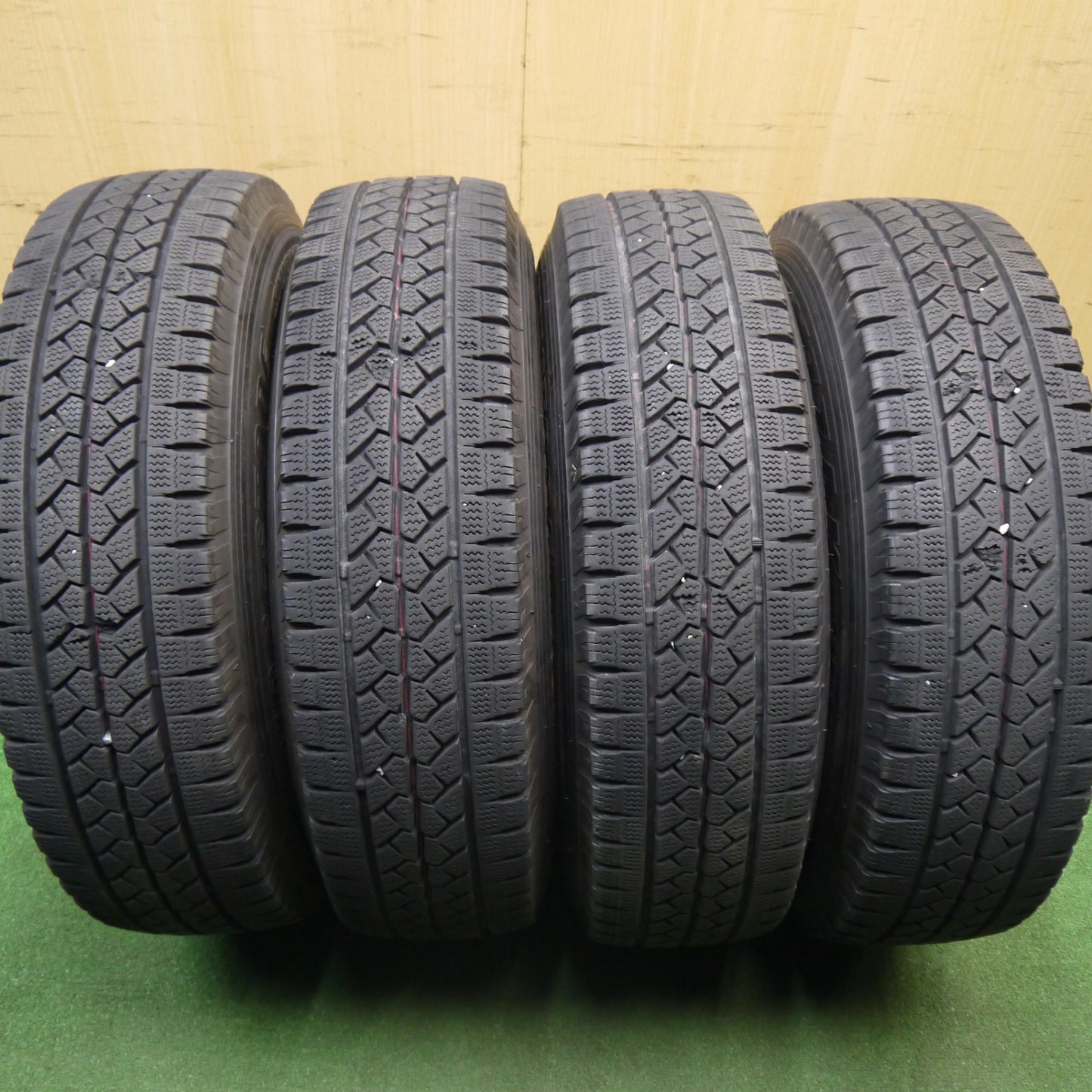 バリ溝!9分★トヨタ 100系 ハイエース 純正 スチール 195/80R15 107/105L スタッドレス ブリヂストン ブリザック VL1 15インチ PCD139.7/6H★6011302Hス