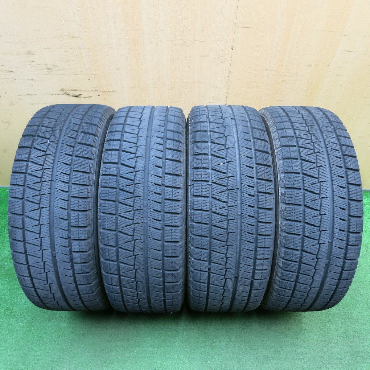 バリ溝!キレイ!9.5分★インプレッサ 等 205/55R16 スタッドレス ブリヂストン ブリザック REVO GZ FEID 16インチ PCD100/5H★5042205TNス