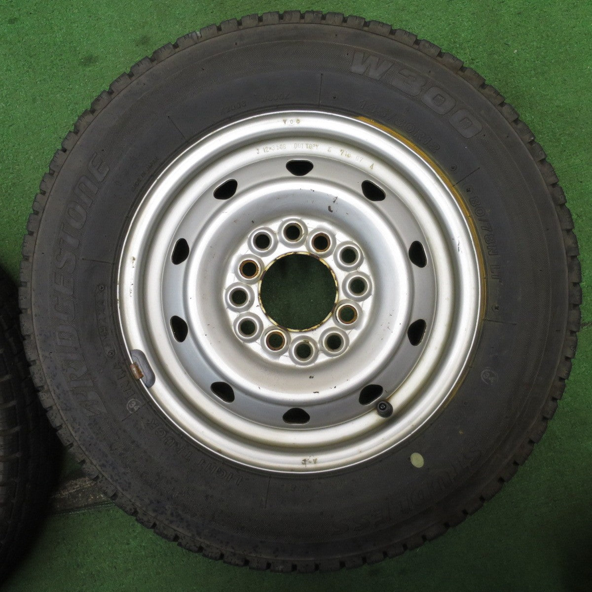 バリ溝!23年!8.5分★スタッドレス 145/850R12 80/78N ブリヂストン W300 スチール ホイール 12インチ PCD100 110 114.3/4H マルチ★5052101NJス