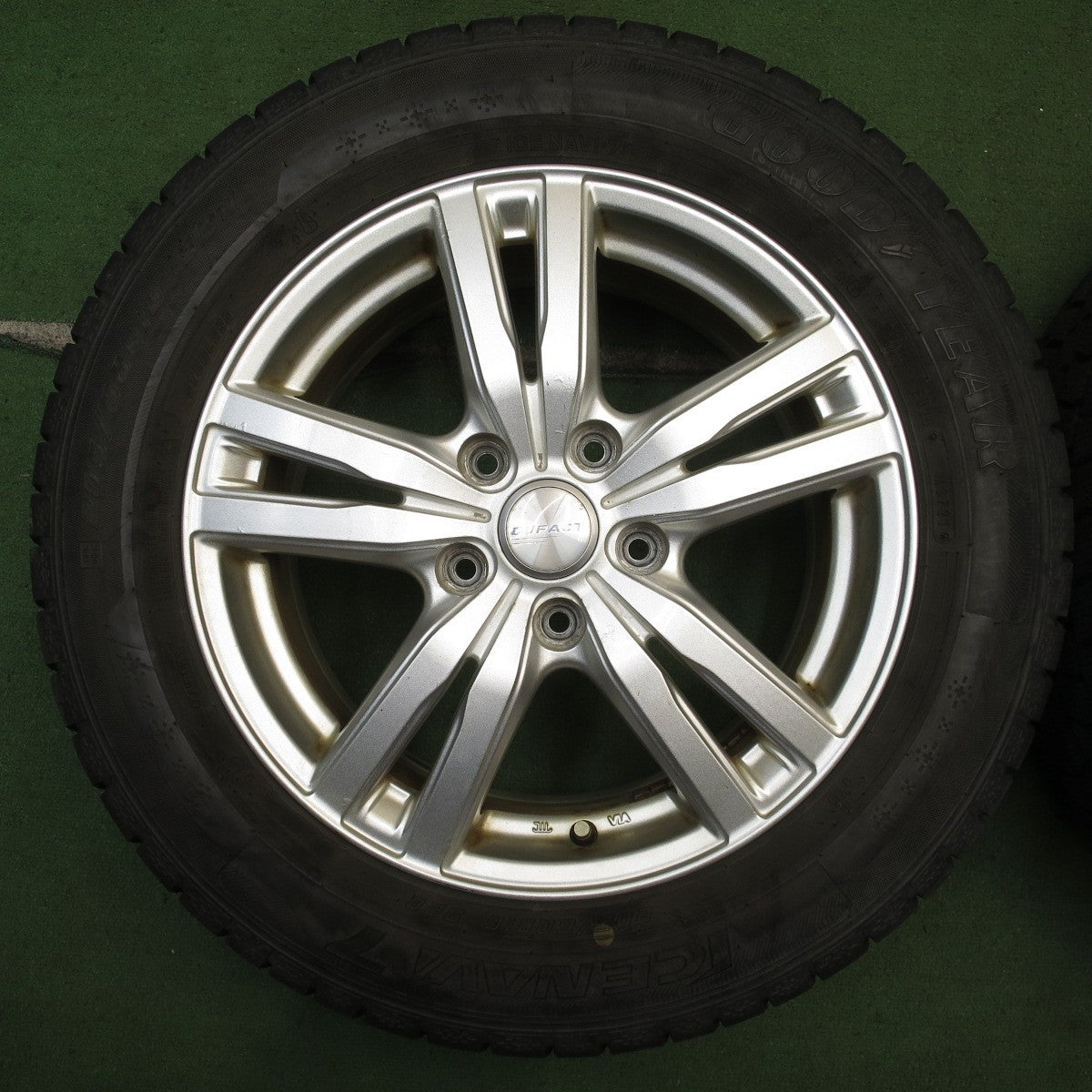 バリ溝!21年!9.5分★スタッドレス 205/60R16 グッドイヤー アイスナビ7 DUFACT デュファクト 16インチ PCD114.3/5H★5072903NJス