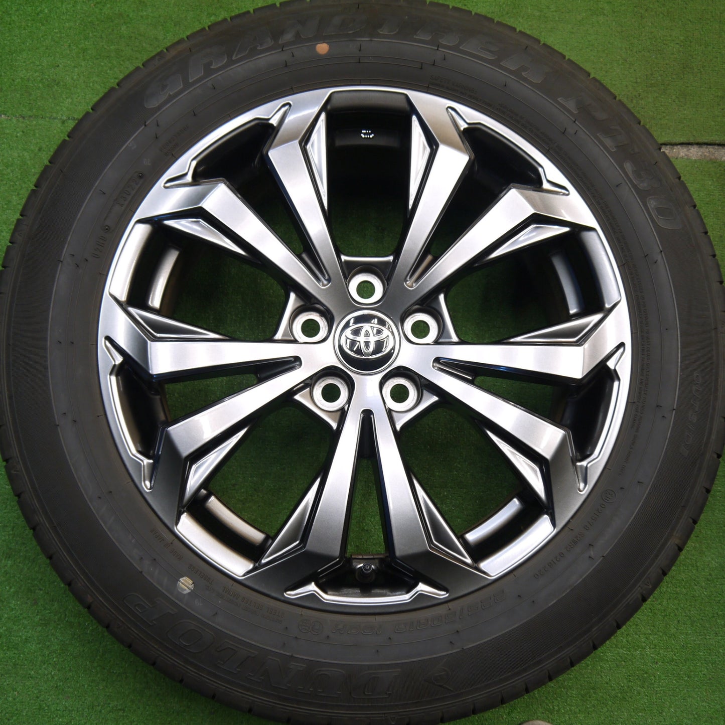 バリ溝!22年!美品!9分★トヨタ RAV4 純正 225/60R18 ダンロップ グラントレック PT30 18インチ PCD114.3/5H★5042502Hノ