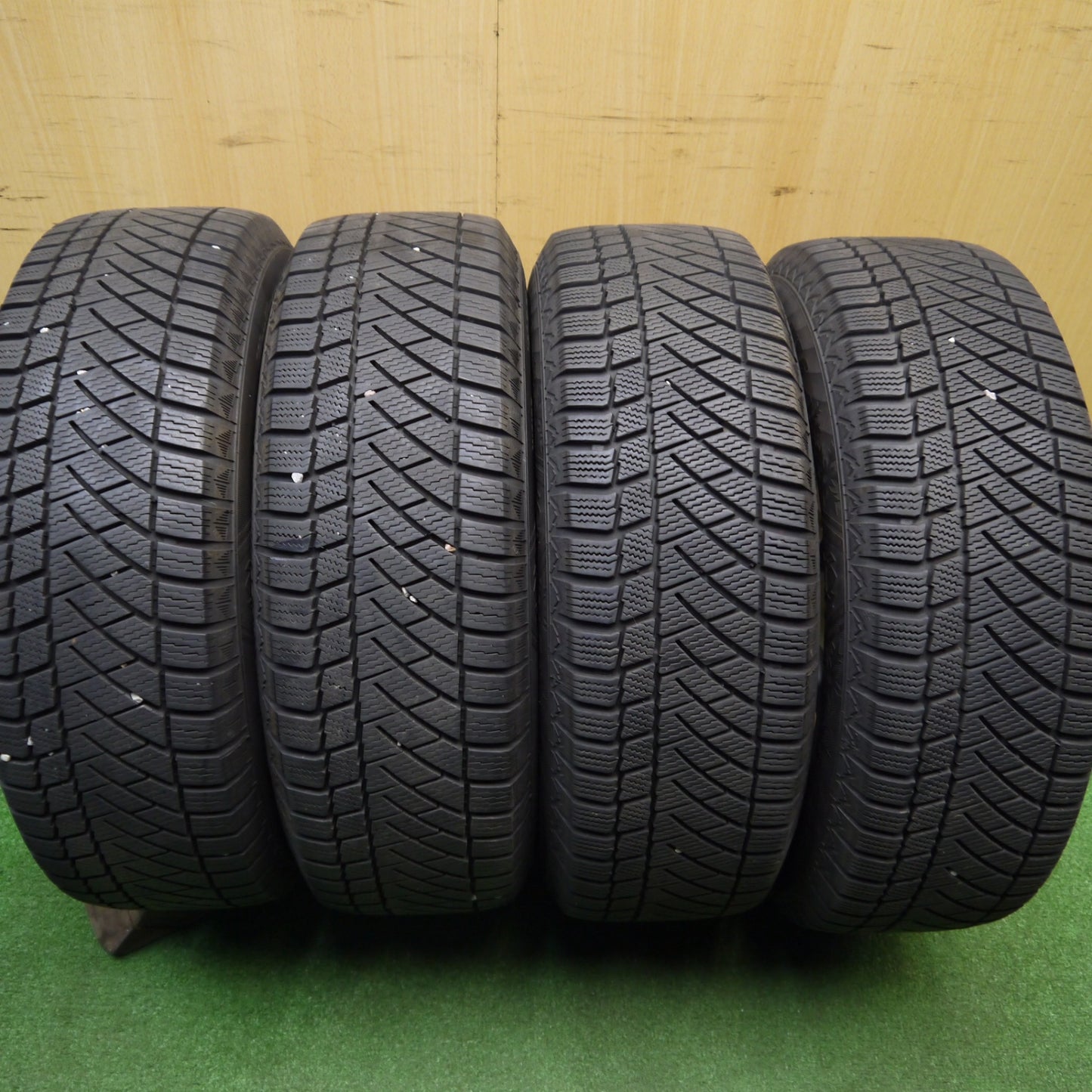 バリ溝!23年!9.5分以上★日産 セレナ 純正 OP エスティーロ 195/65R15 スタッドレス バイキング WINTECH WT6 15インチ PCD114.3/5H★5111804Hス