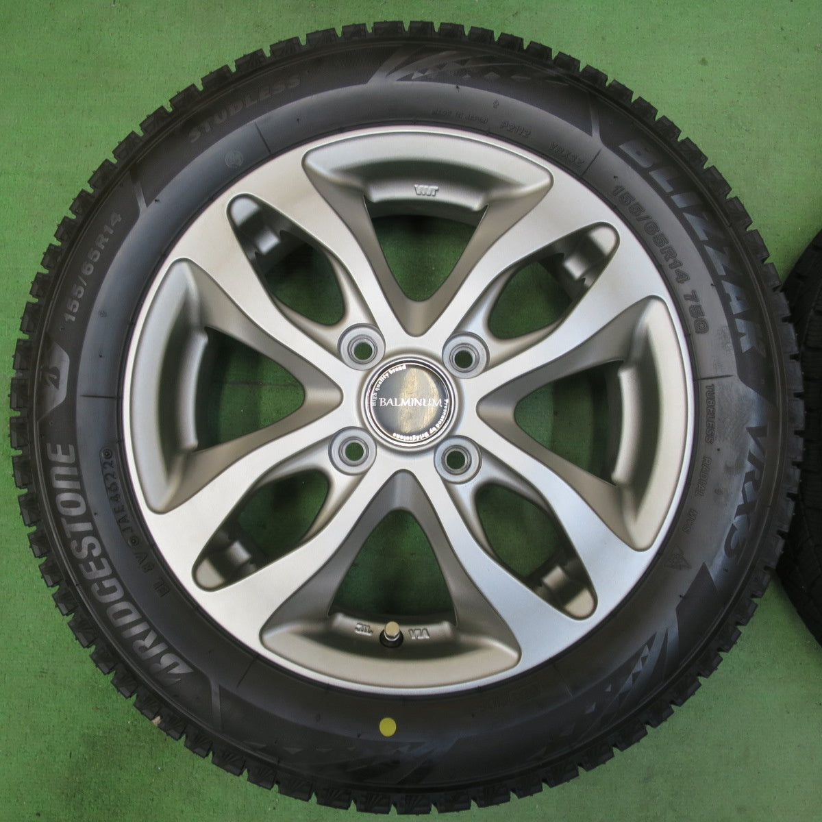 バリ溝!22年!キレイ!ほぼ10分★スタッドレス 155/65R14 ブリヂストン ブリザック VRX3 BALMINUM バルミナ 14インチ PCD100/4H★5042504イス