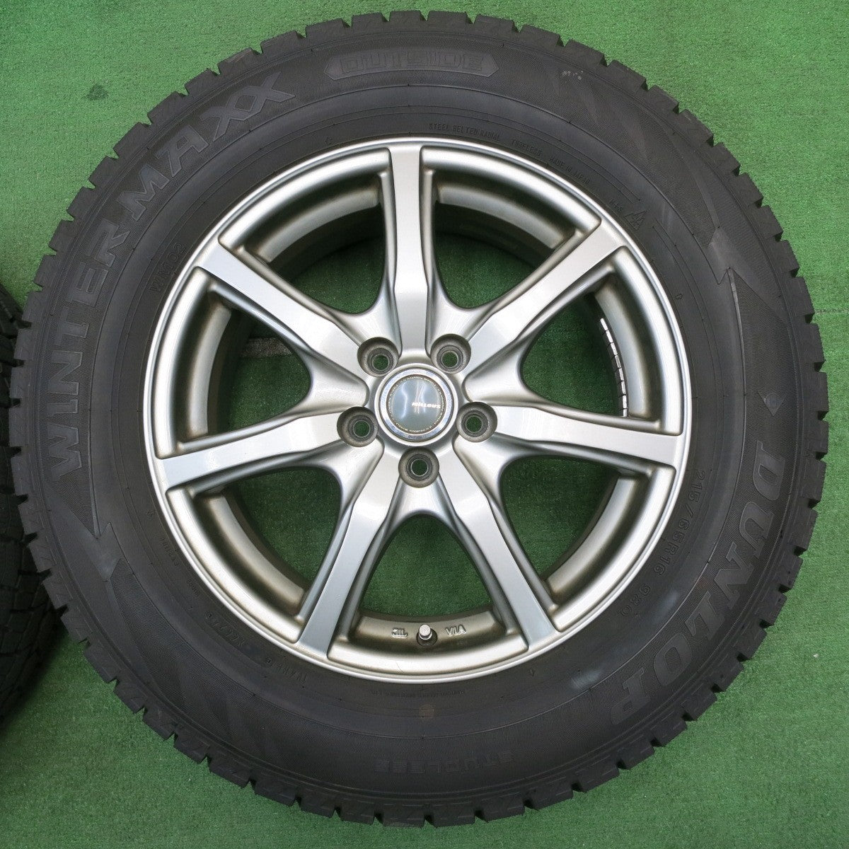 バリ溝!24年!キレイ!9.5分以上★XV 等 215/65R16 スタッドレス ダンロップ ウインターマックス WM02 MiLLOUS ミルアス 16インチ PCD100/5H★5050408NJス