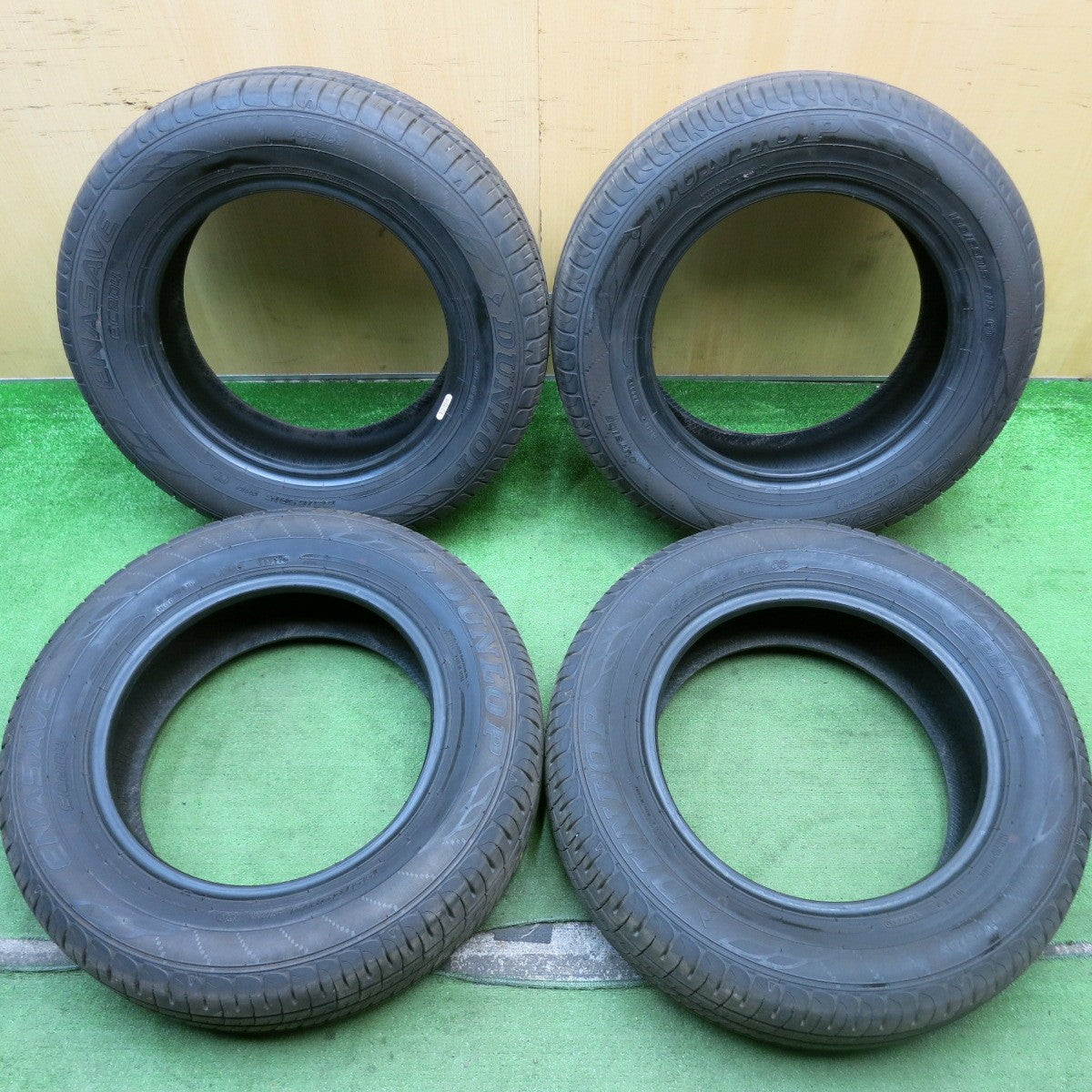 バリ溝!24年!9.5分★195/65R15 ダンロップ エナセーブ EC204 タイヤ 15インチ ノア ヴォクシー セレナ プリウス 等★5071702HAノタ