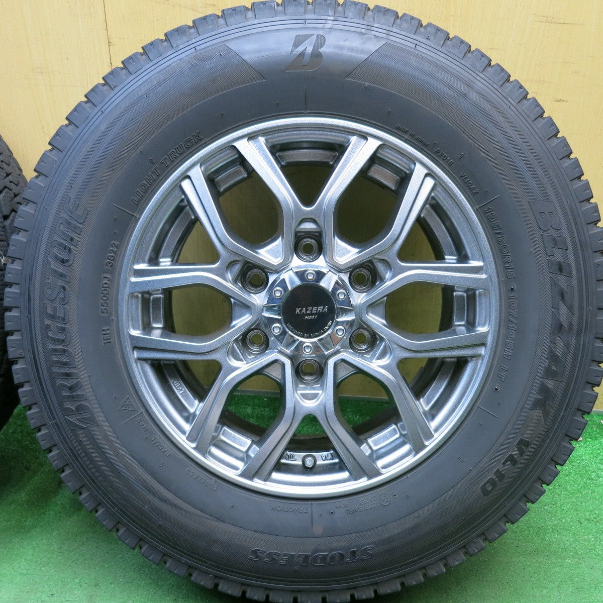 バリ溝!22年!キレイ!9分◎スタッドレス 195/80R15 107/105N ブリヂストン ブリザック VL10 KAZERA H301 MONZA カゼラ 15インチ PCD139.7/6H◎6101110HAス