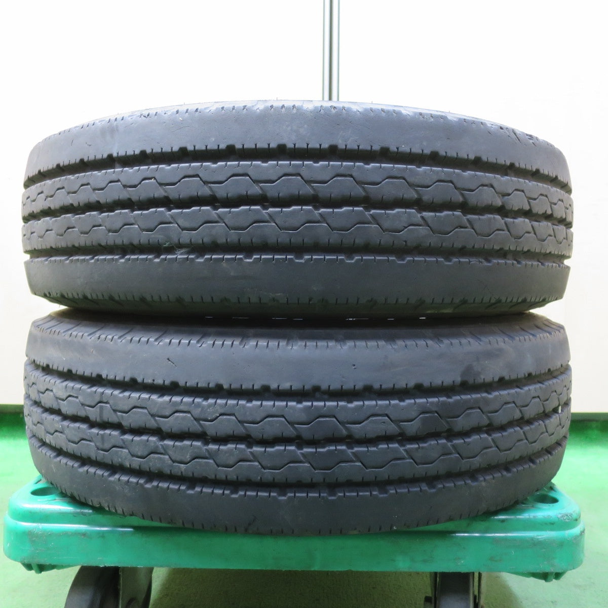 バリ溝!9分!2本★トラック タイヤ 205/70R16 111/109L ブリヂストン デュラビス R205 16インチ★5062604イノタ